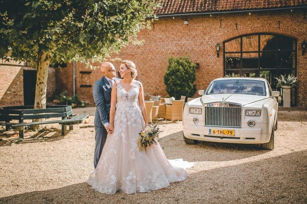 Robe de mariée précieuse Eddy K White Regular Long V-neck Nouveau (non modifié) Satin Taille 38