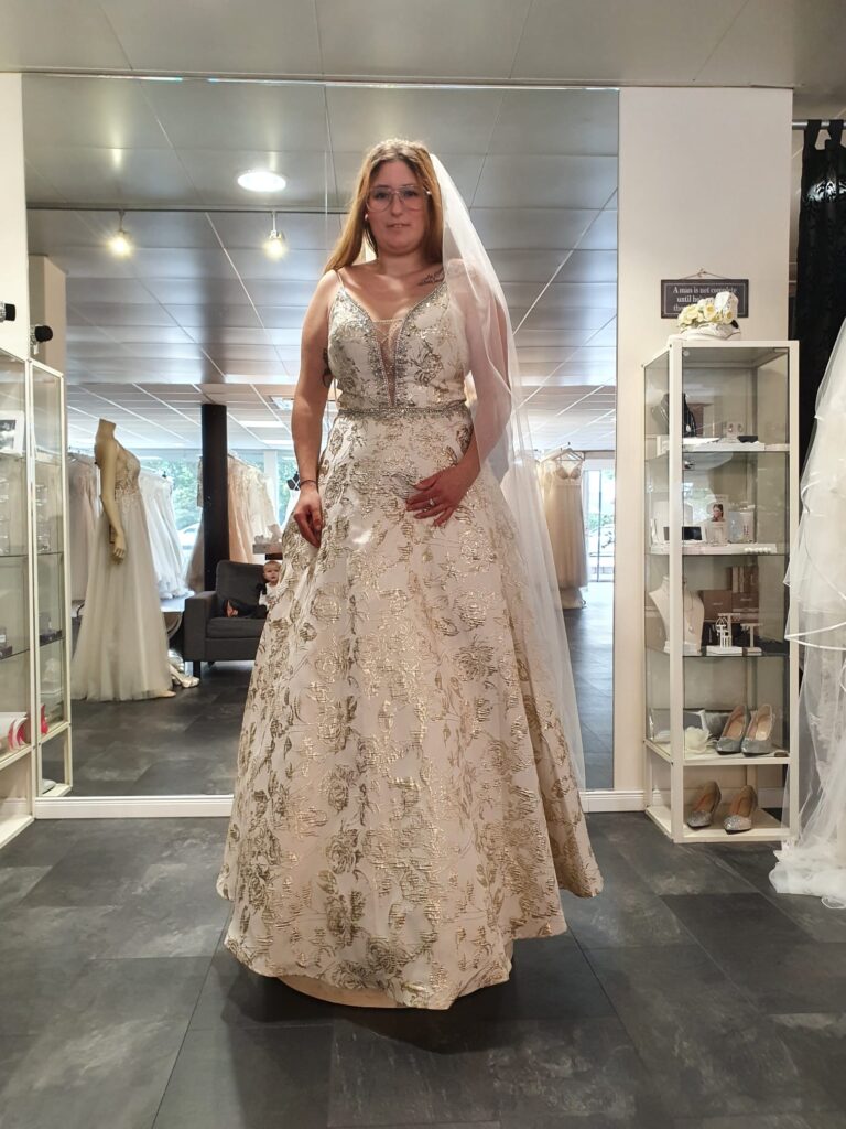 Robe incroyable Vindress Colormix Regular Long V-neck Nouveau (non altéré) Taille naturelle 40