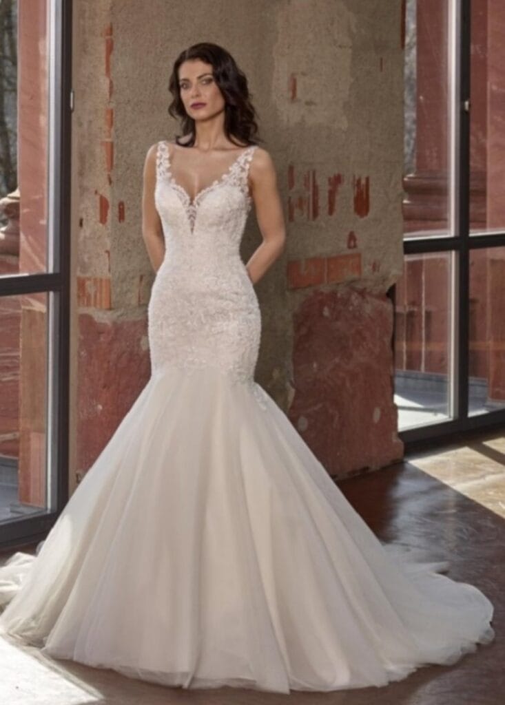 Robe chic Vindress White Regular Long col en V Nouveau (non altéré) Taille naturelle 36