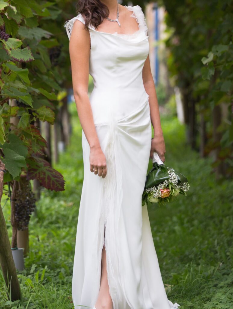 Robe de mariée élégante Vindress Ivoire Régulier Col long en V Mousseline neuve (non altérée) Taille inconnue