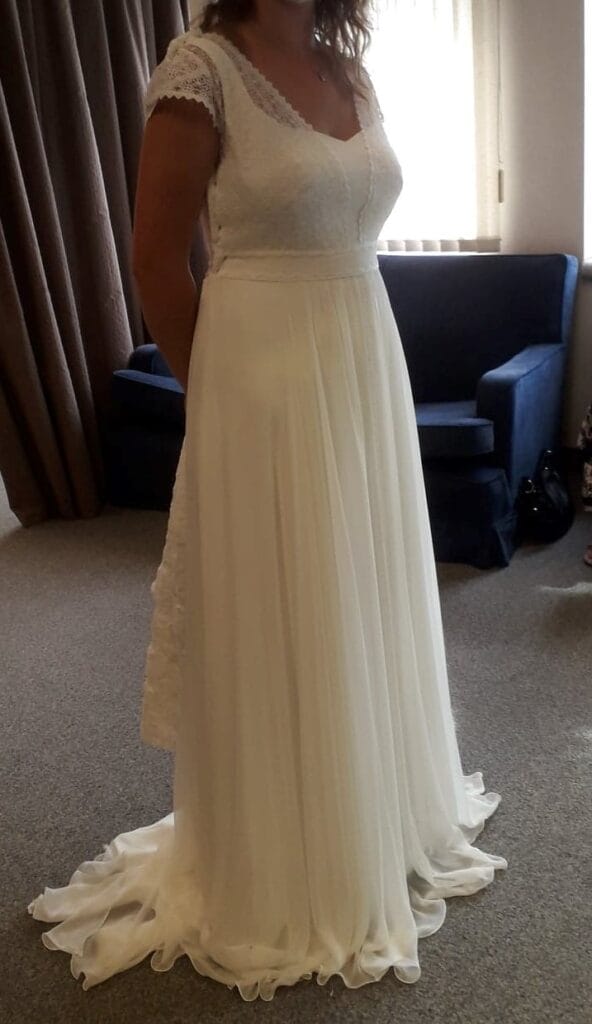 Robe de mariée précieuse Vindress White Regular Col court en V Nouveau (non modifié) Satin Taille 38